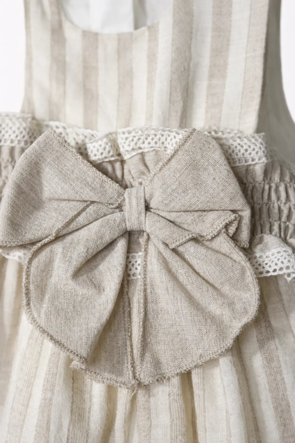 Baby girl, cotton dress with bow detail